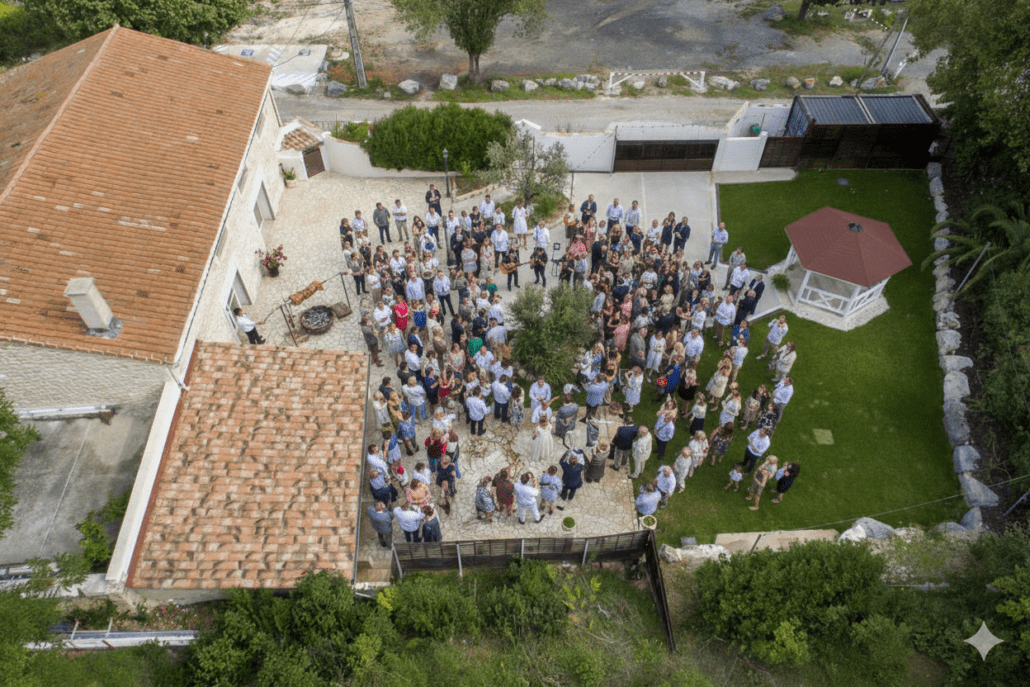 Organiser un baptême ou un anniversaire au Clos de l'Hérande montpellier saint jean de vedas Réception de baptême en extérieur au Clos de l'Hérande à Saint-Jean-de-Védas avec buffet et méchoui.